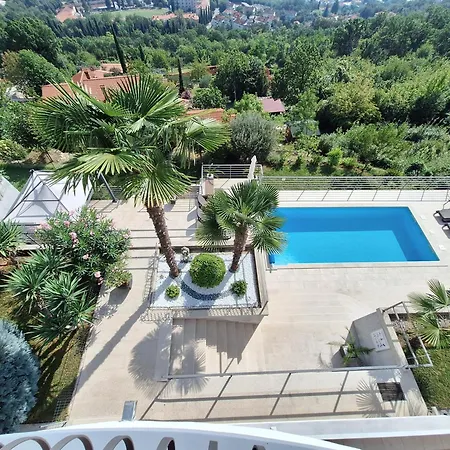 アパート Suzy-apartments Suzana