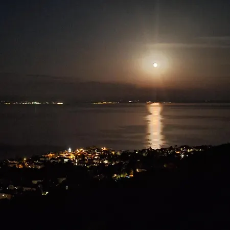 Suzy-apartments Suzana アパート