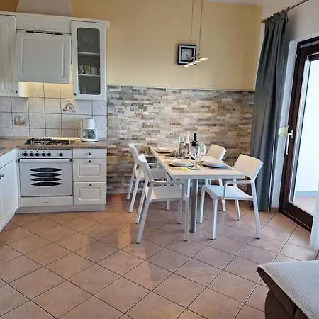 Suzy-apartments Suzana アパート