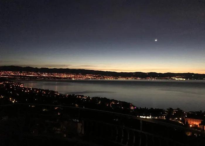 Suzy-apartments Suzana アパート