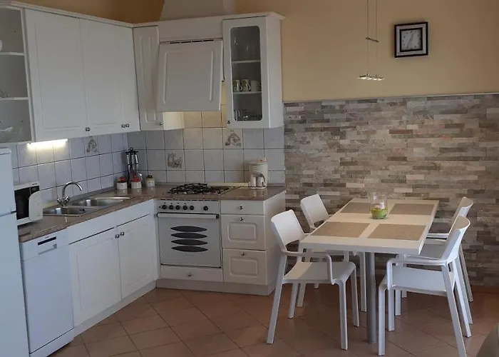 アパート Suzy-apartments Suzana *