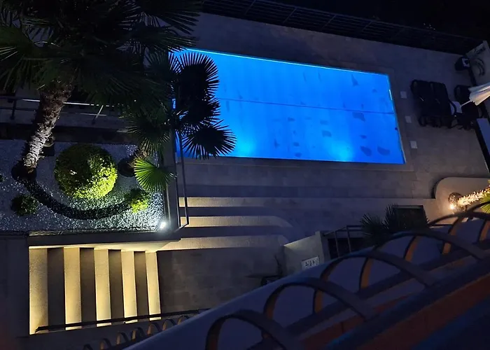 アパート Suzy-apartments Suzana *