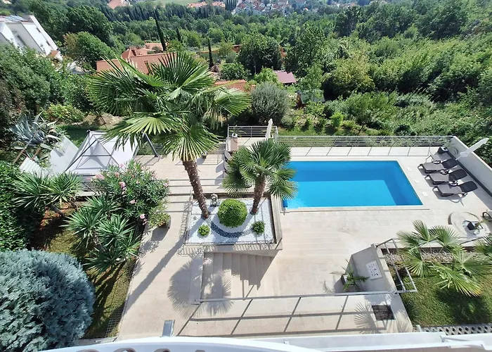 アパート Suzy-apartments Suzana