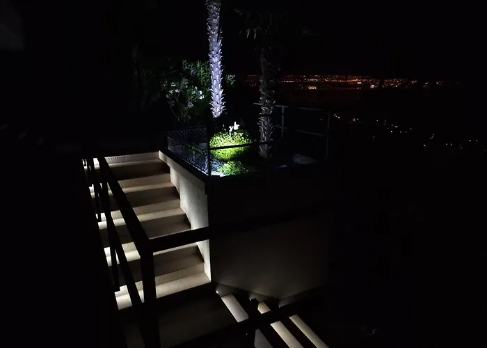 Suzy-apartments Suzana アパート