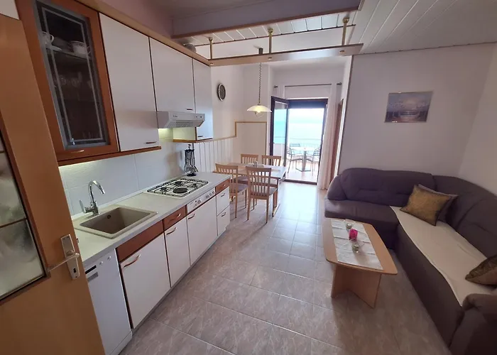 アパート Suzy-apartments Suzana