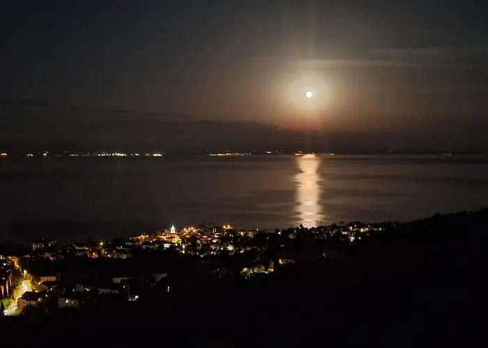 Suzy-apartments Suzana アパート