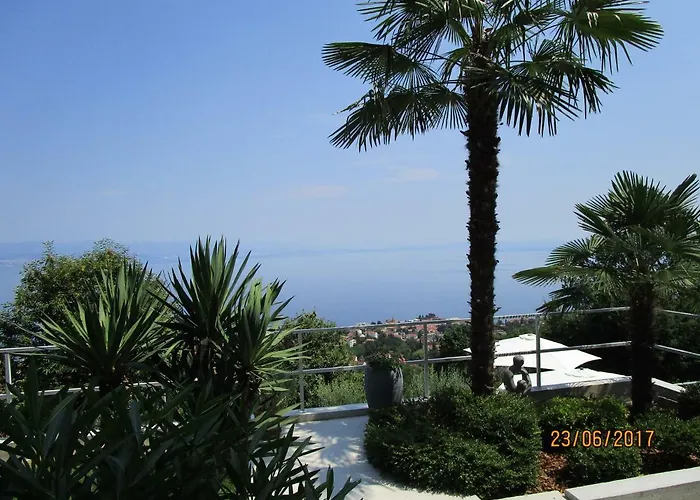 Suzy-apartments Suzana アパート