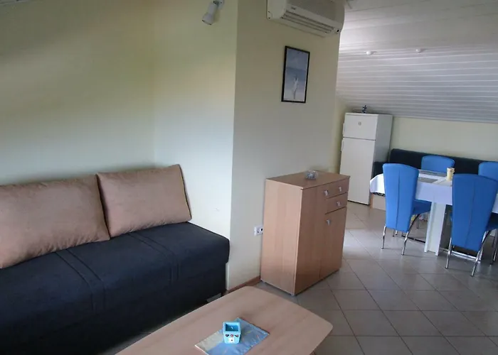 アパート Suzy-apartments Suzana